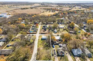 715 E 10th St, Kemp, TX 75143 - Photo 1