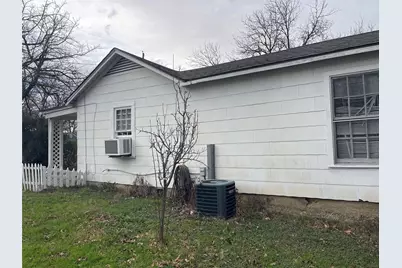 2528 Oakwood Terrace, Haltom City, TX 76117 - Photo 13