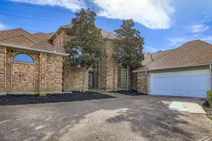 2210 Club Creek Cir, Garland, TX 75043 - Photo 3