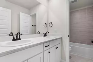 124 Lila Lk Dr, Waxahachie, TX 75165 - Photo 17