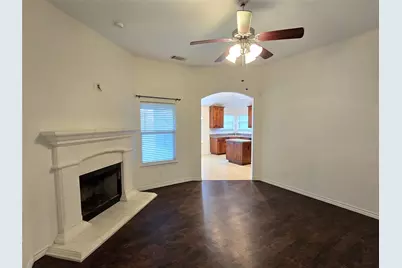 124 Bridlewood Street, Azle, TX 76020 - Photo 5