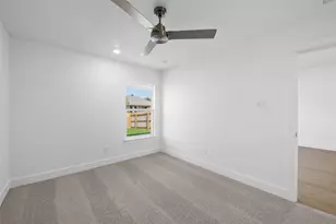 1006 S College Ave, Troy, TX 76579 - Photo 9