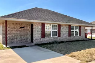 905 W 7th St, Bonham, TX 75418 - Photo 1