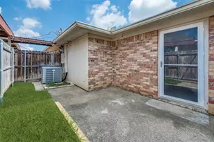 6913 Sierra Dr, North Richland Hills, TX 76180 - Photo 11