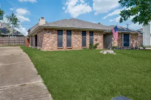 6913 Sierra Dr, North Richland Hills, TX 76180 - Photo 1