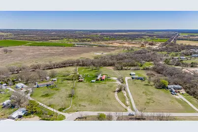 528 Stonegate Drive, Paradise, TX 76073 - Photo 9