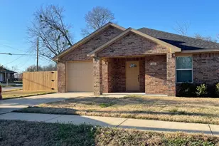 212 Mineral Wells St, Terrell, TX 75160 - Photo 1