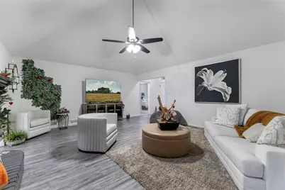 916 Clover Hill, Cedar Hill, TX 75104 - Photo 3