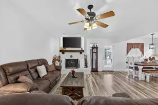 3225 Emerald St, Bedford, TX 76021 - Photo 5