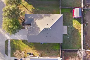 207 Commonwealth Cir, Waxahachie, TX 75165 - Photo 31