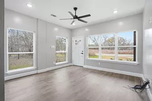 5529 Mercedes Cir, Granbury, TX 76048 - Photo 5