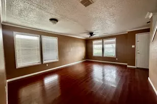 5437 New Castleton Ln, Fort Worth, TX 76135 - Photo 7