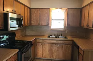 1129 Suburban St, Cedar Hill, TX 75104 - Photo 9