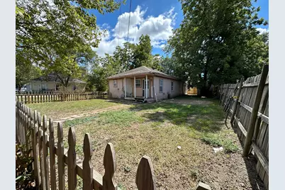 301 W Austin Avenue, Cooper, TX 75432 - Photo 15