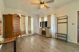 410 S Ave E, Clifton, TX 76634 - Photo 5