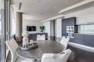 2408 Victory Park Ln, Dallas, TX 75219 - Photo 11