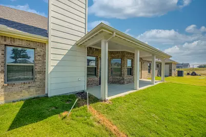 105 Kathy Stephens Avenue, Springtown, TX 76082 - Photo 9