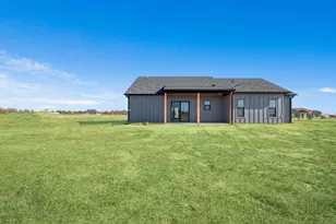 213 Private Road 33083, Sumner, TX 75486 - Photo 3