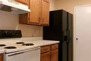 622 W Warrior Trl, Grand Prairie, TX 75052 - Photo 5