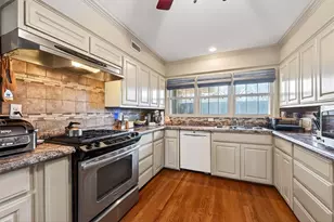 1015 Western Hills Dr, Sherman, TX 75092 - Photo 13