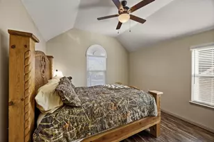 1800 Hollow Falls Ct, Frisco, TX 75036 - Photo 23