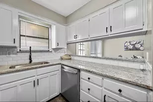 2401 Long Ridge Ln, Arlington, TX 76014 - Photo 11