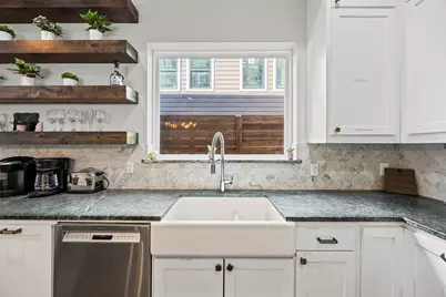 2011 N Prairie Avenue #2011, Dallas, TX 75204 - Photo 11