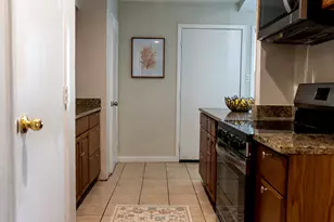 2403 Briarwood Ln, Carrollton, TX 75006 - Photo 11