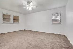 1905 Huntington Dr, Grand Prairie, TX 75051 - Photo 21