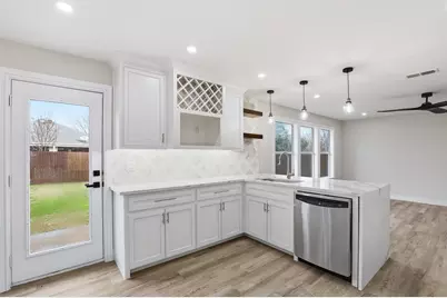 640 Fossil Wood Drive, Saginaw, TX 76179 - Photo 5