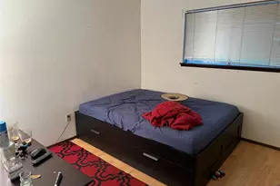 806 Pinehill Ln, Grand Prairie, TX 75052 - Photo 9