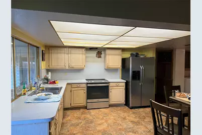 806 Pinehill Lane, Grand Prairie, TX 75052 - Photo 5