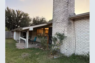 806 Pinehill Lane, Grand Prairie, TX 75052 - Photo 13