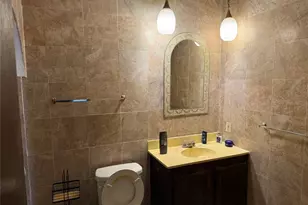 806 Pinehill Ln, Grand Prairie, TX 75052 - Photo 11