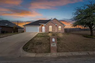 400 Madison Pl, Ponder, TX 76259 - Photo 1