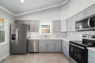 6816 Curry Dr, The Colony, TX 75056 - Photo 3