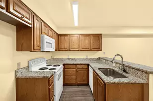 1716 S Waco St, Van Alstyne, TX 75495 - Photo 7