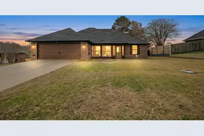 202 Spring Valley, Queen City, TX 75572 - Photo 1