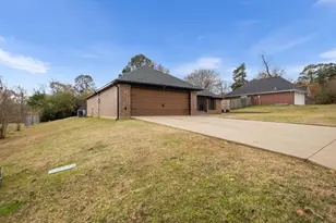 202 Spring Valley, Queen City, TX 75572 - Photo 3