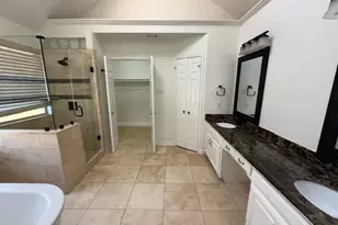 2704 Yorkshire Ct, Grapevine, TX 76051 - Photo 13