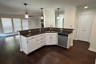 2704 Yorkshire Ct, Grapevine, TX 76051 - Photo 7