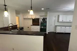 2704 Yorkshire Ct, Grapevine, TX 76051 - Photo 11