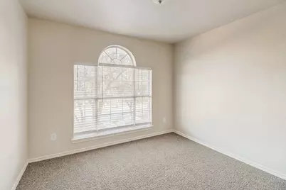 715 S Parks Drive, DeSoto, TX 75115 - Photo 13