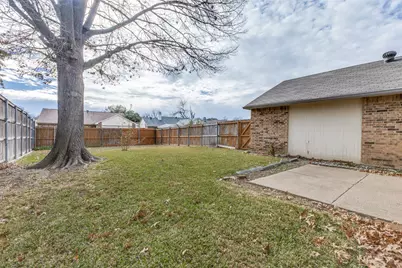 2806 Hackberry Lane, Garland, TX 75042 - Photo 13