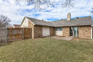 2806 Hackberry Ln, Garland, TX 75042 - Photo 17