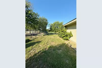 109 Larchbrook Drive, DeSoto, TX 75115 - Photo 15