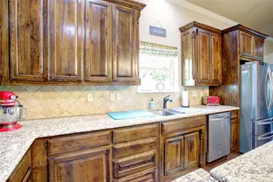 136 Meadow Arbor Dr, Weatherford, TX 76085 - Photo 9