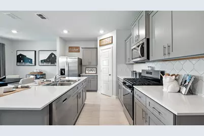 557 Pendleton Avenue, Keene, TX 76059 - Photo 5