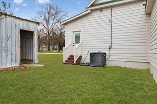 208 S Main St, Collinsville, TX 76233 - Photo 37