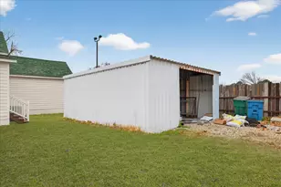 208 S Main St, Collinsville, TX 76233 - Photo 35